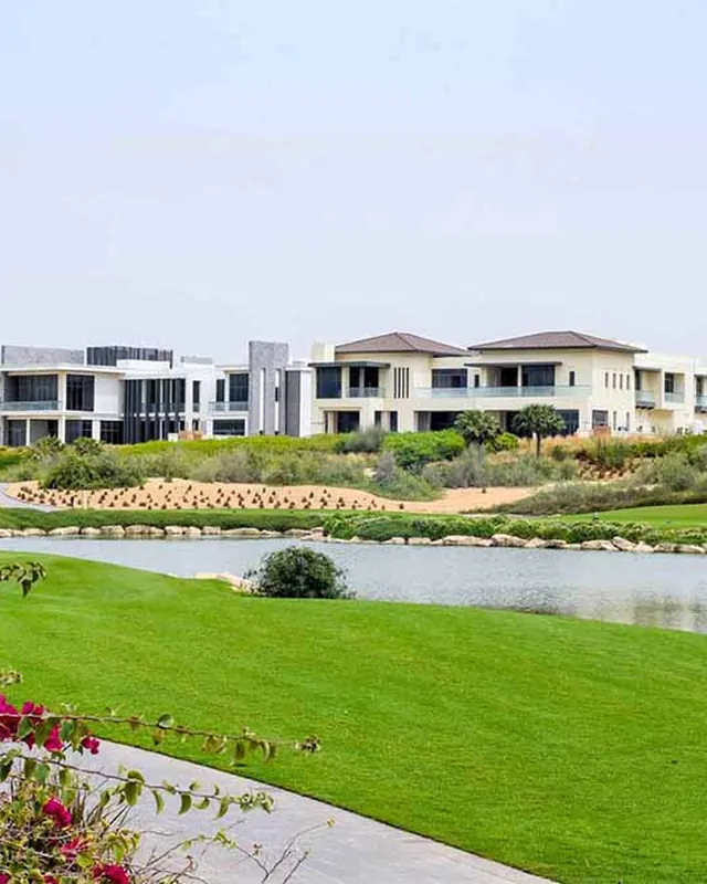 Villen am Golfplatz in Dubai Hills