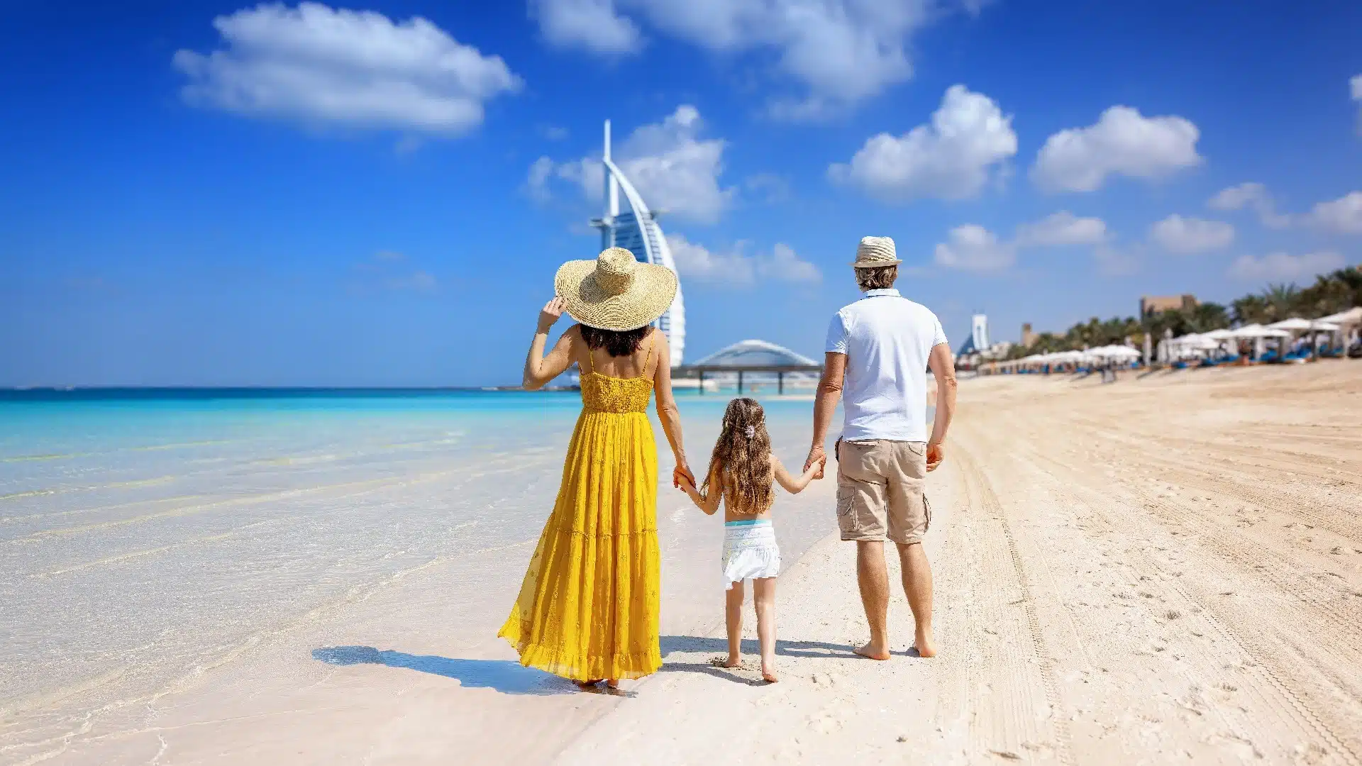 Familie am Strand in Dubai